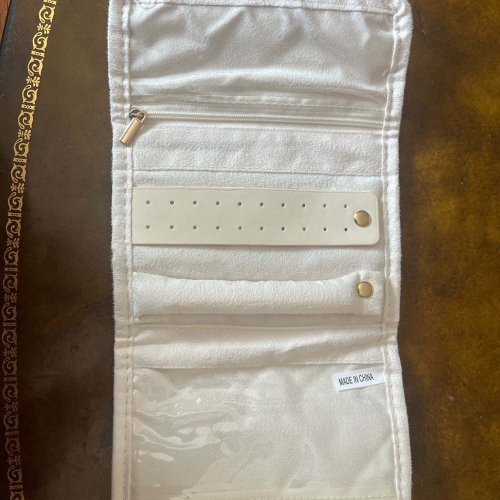 Foldable Travel White Jewelry Organizer